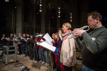 Lade das Bild in den Galerie-Viewer, Out of Darkness - Nidaros domkor, Vivianne Sydnes